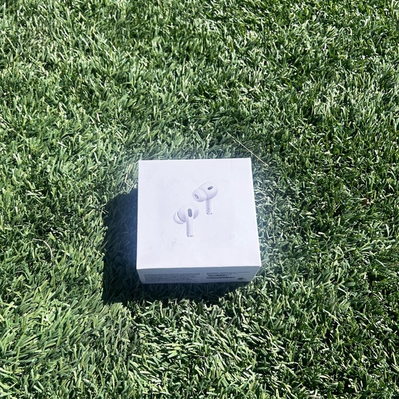 White Wireless Earbuds